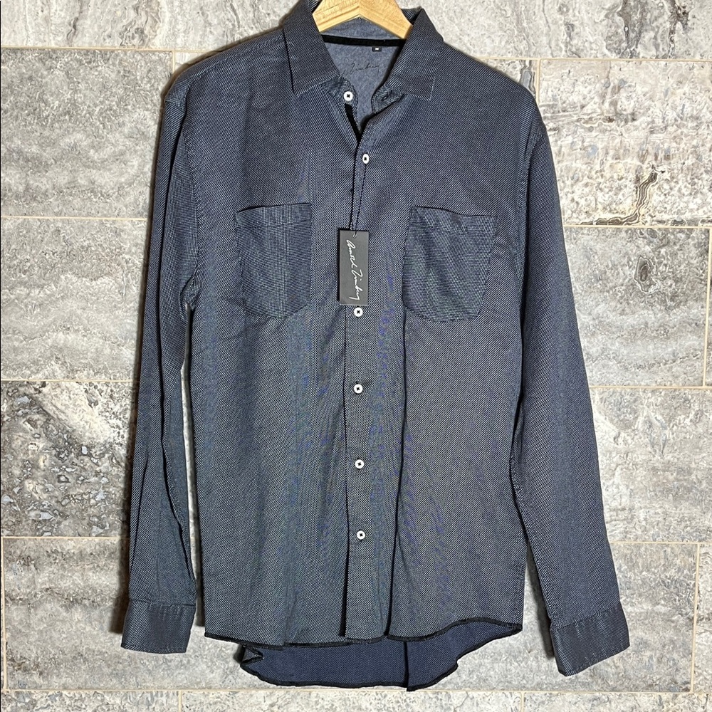 🆕NWT Arnold Zimberg Men’s Button-Up Shirt (Size M) – Navy/Green Chambray Detail